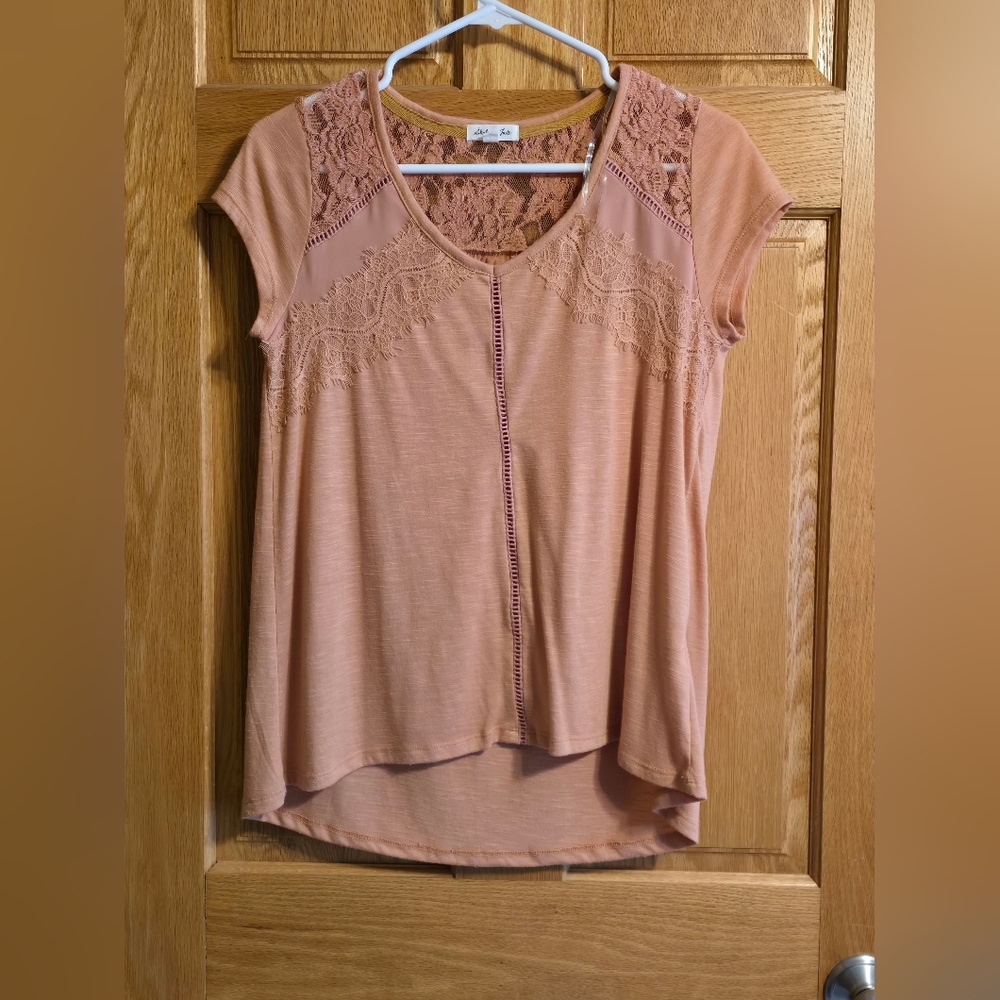 Skylar and Jade mauve lace and crochet embellished top, size small
